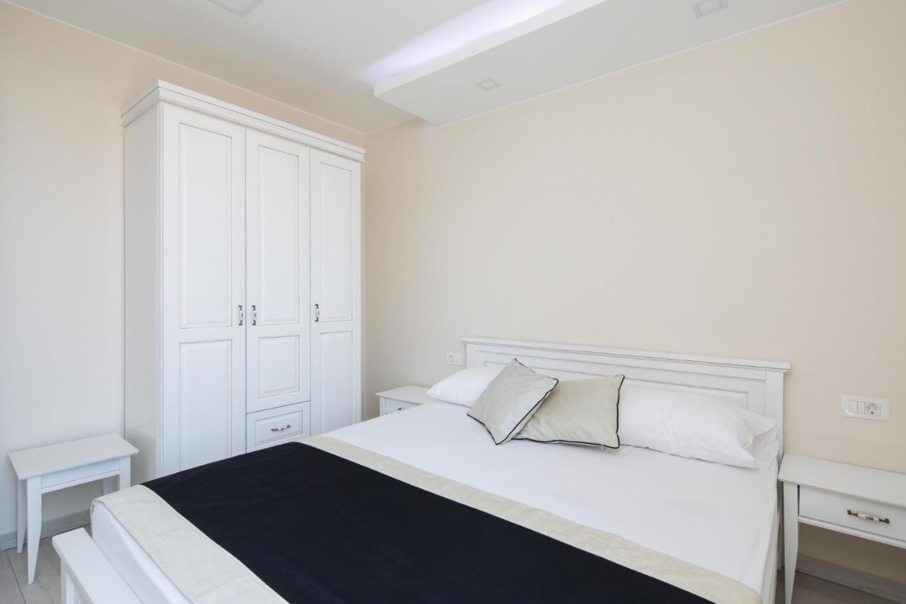 Jakov Apartment
